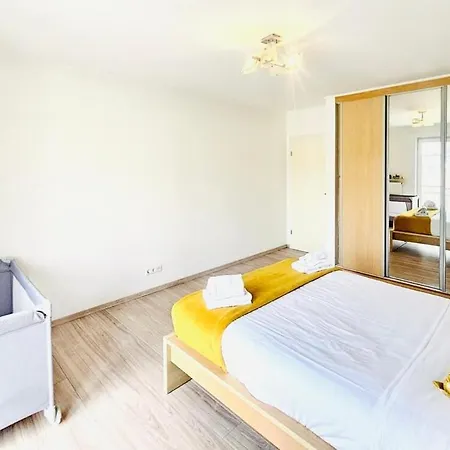 Appartamento Fully-equipped Two Bedroom Near Station *