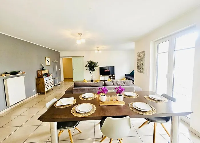 דירה Fully-equipped Two Bedroom Near Station